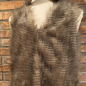 Amanda Blu Faux Feather Vest, Women’s Size Medium. Excellent condition!